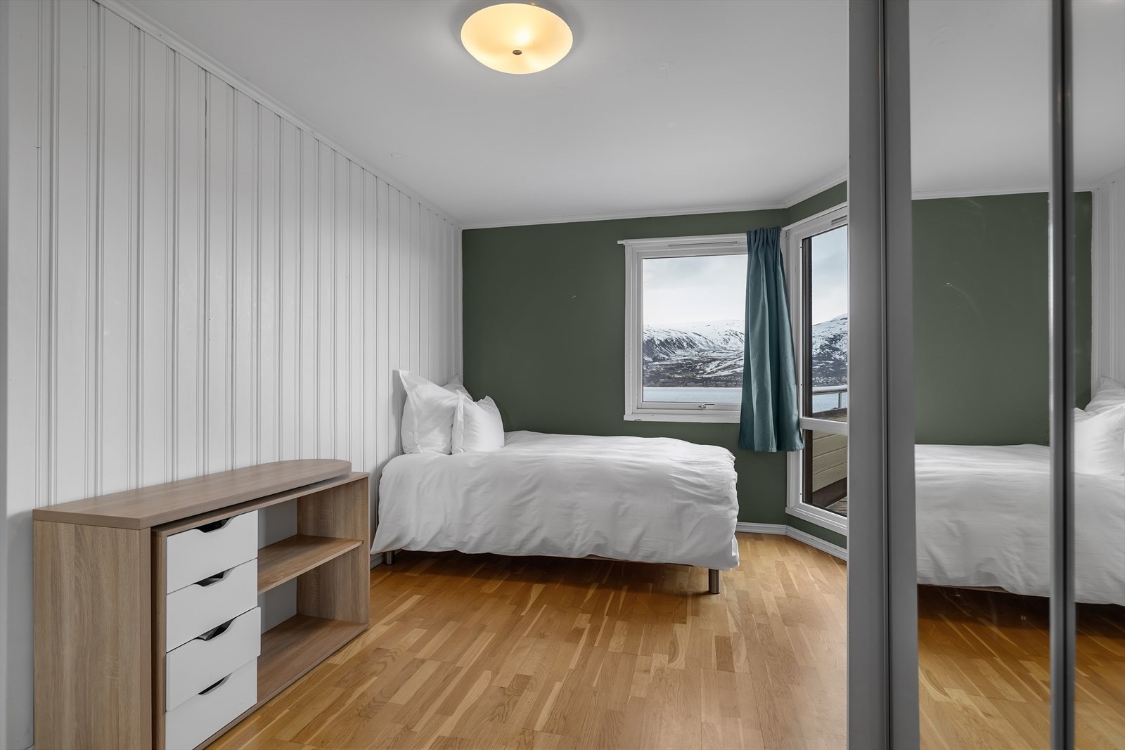 Soverom 2 i leilighet 1 - Også av god størrelse. Galleribilde