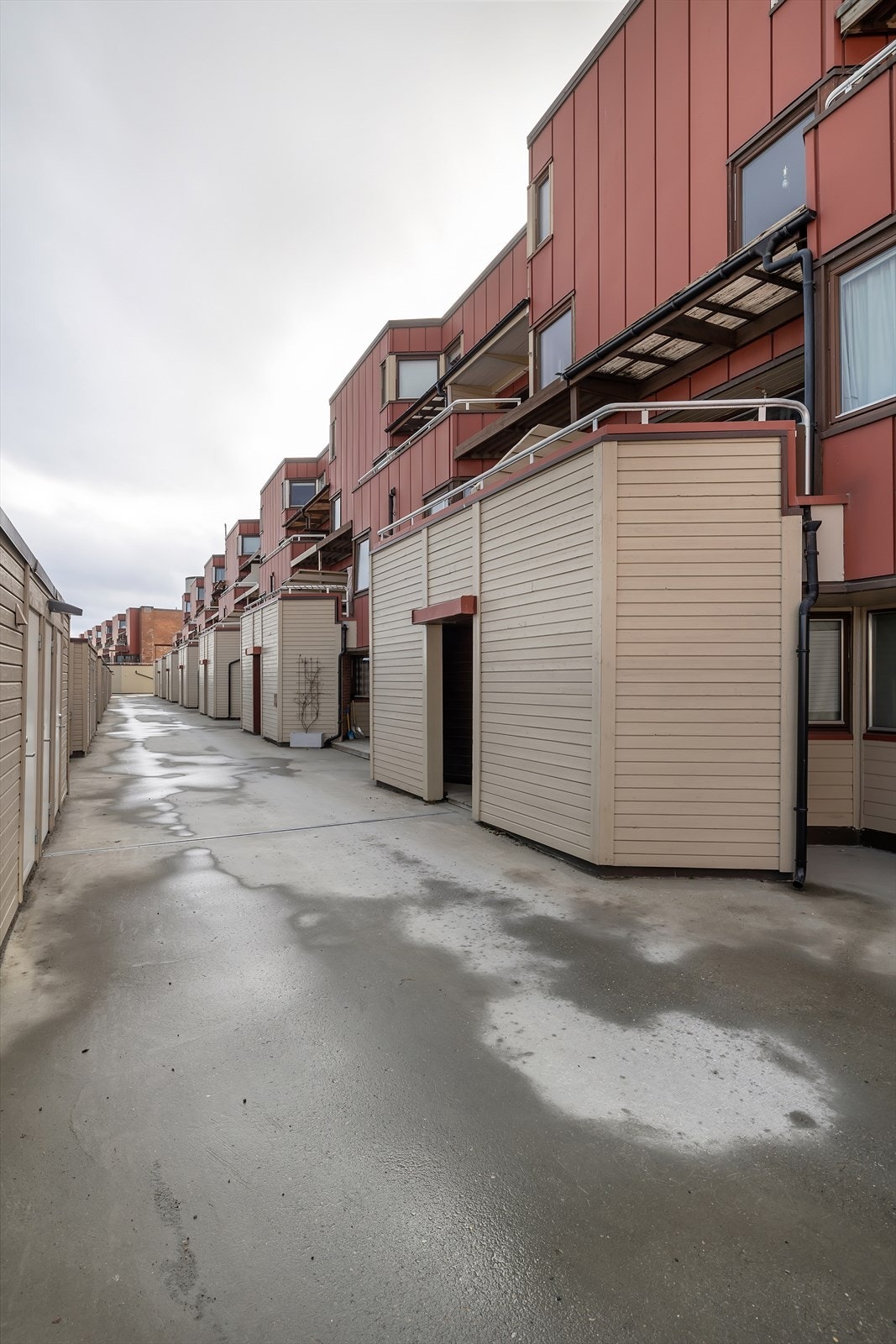 Boligen er del av Utsikten Borettslag - Et veldrevet borettslag med god økonomi, beliggende på Stakkevollan. Galleribilde