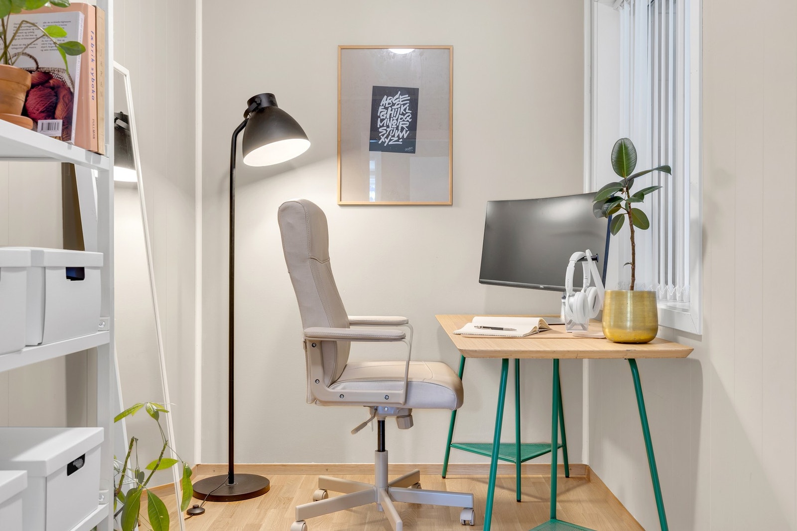 Soverom 3 benyttes i dag som kontor og er på 6 kvm. Galleribilde