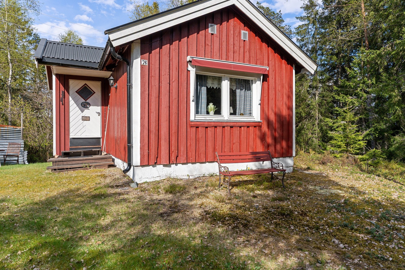 Fritidsbolig Rød Aspedamveien 76, 1766 Halden -
Byggeår: 1955
Det opplyses at tekking på taket er ca 20-25år gammelt, fra forrige eier. Galleribilde