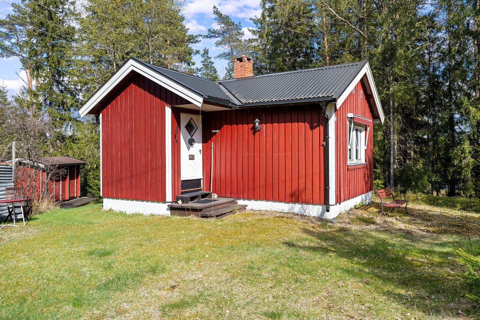 Opplyses av eier at gang er tilbygget va 10år siden.
Eier opplyser at nytt elanlegg er etablert for ca. 20-25år siden. Galleribilde