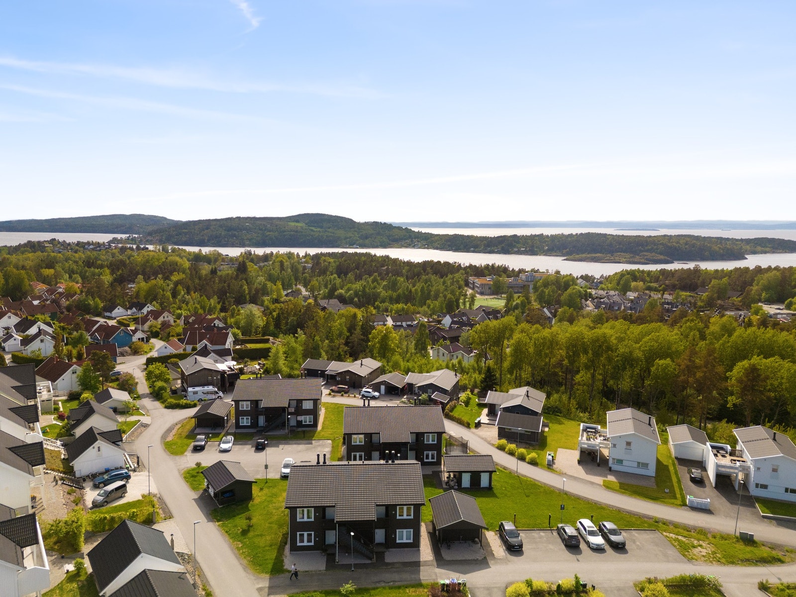 Nærområdet byr på gode turmuligheter i skog og mark Galleribilde