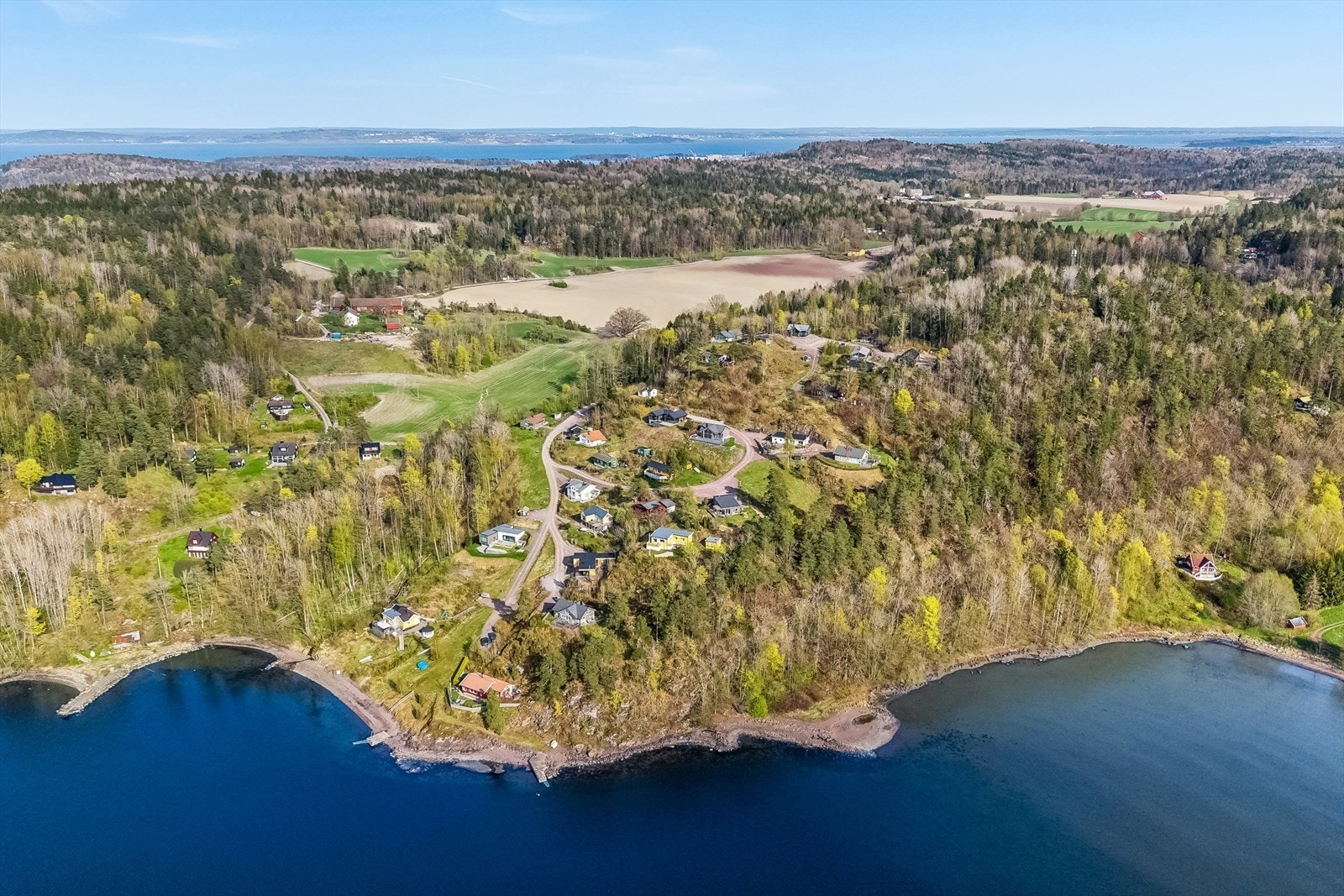Fritidstomt beliggende i flotte omgivelser Galleribilde