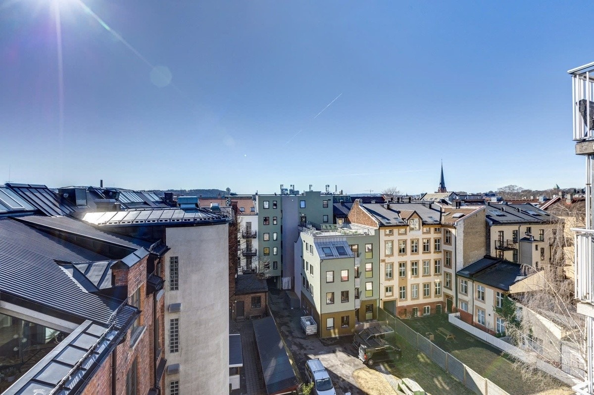 Utsikt fra takterrassen til bakgården. Galleribilde