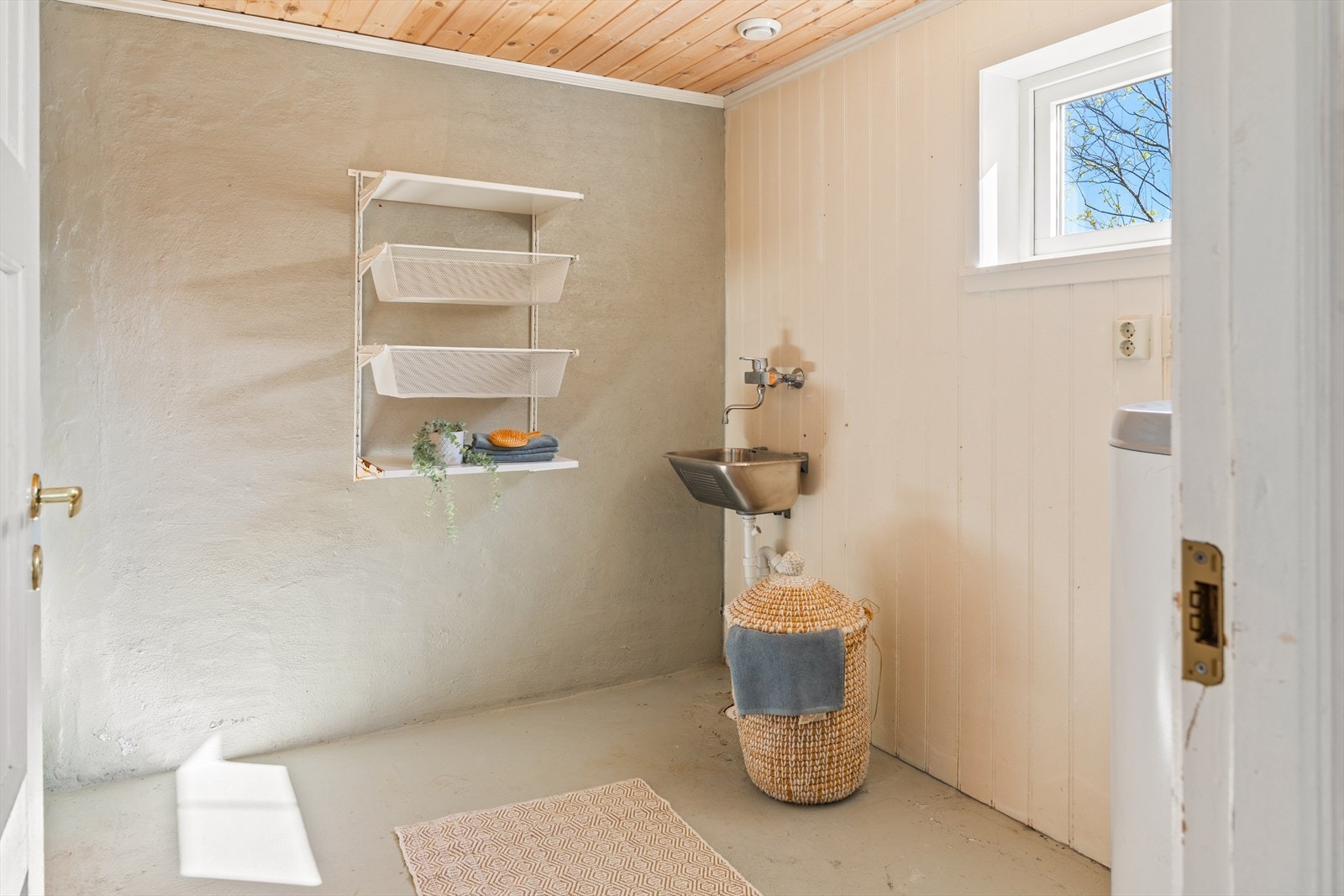 Svært praktisk med separat vaskerom! Galleribilde