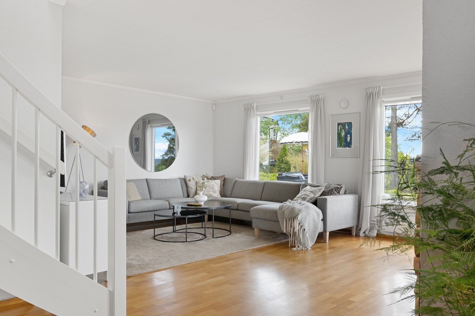 Boligen har en fleksibel planløsning med to stuer, som gir fine, adskilte soner for hele familien. Galleribilde