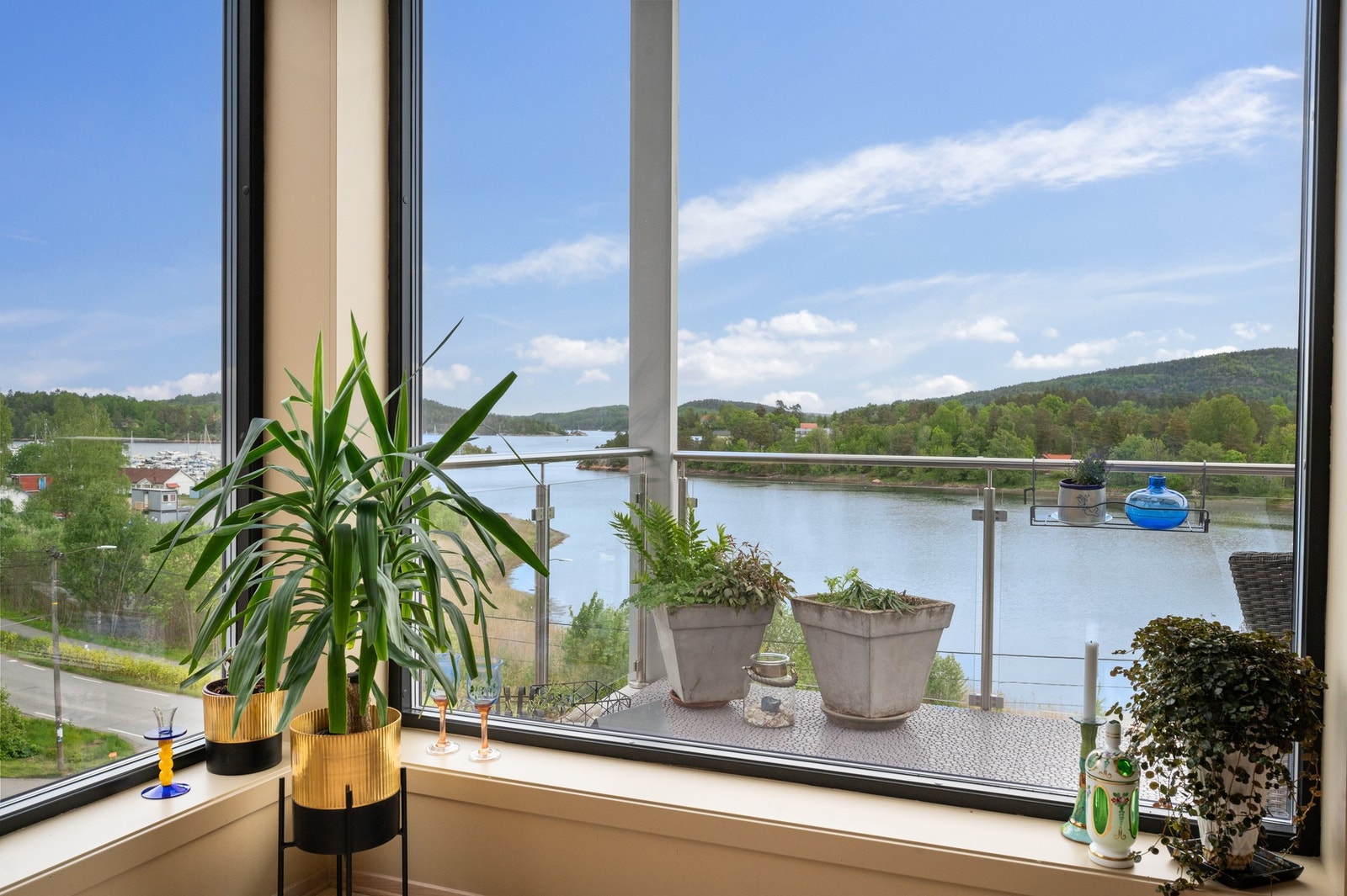 Fantastisk utsikt til Oslofjorden fra stuevinduet Galleribilde
