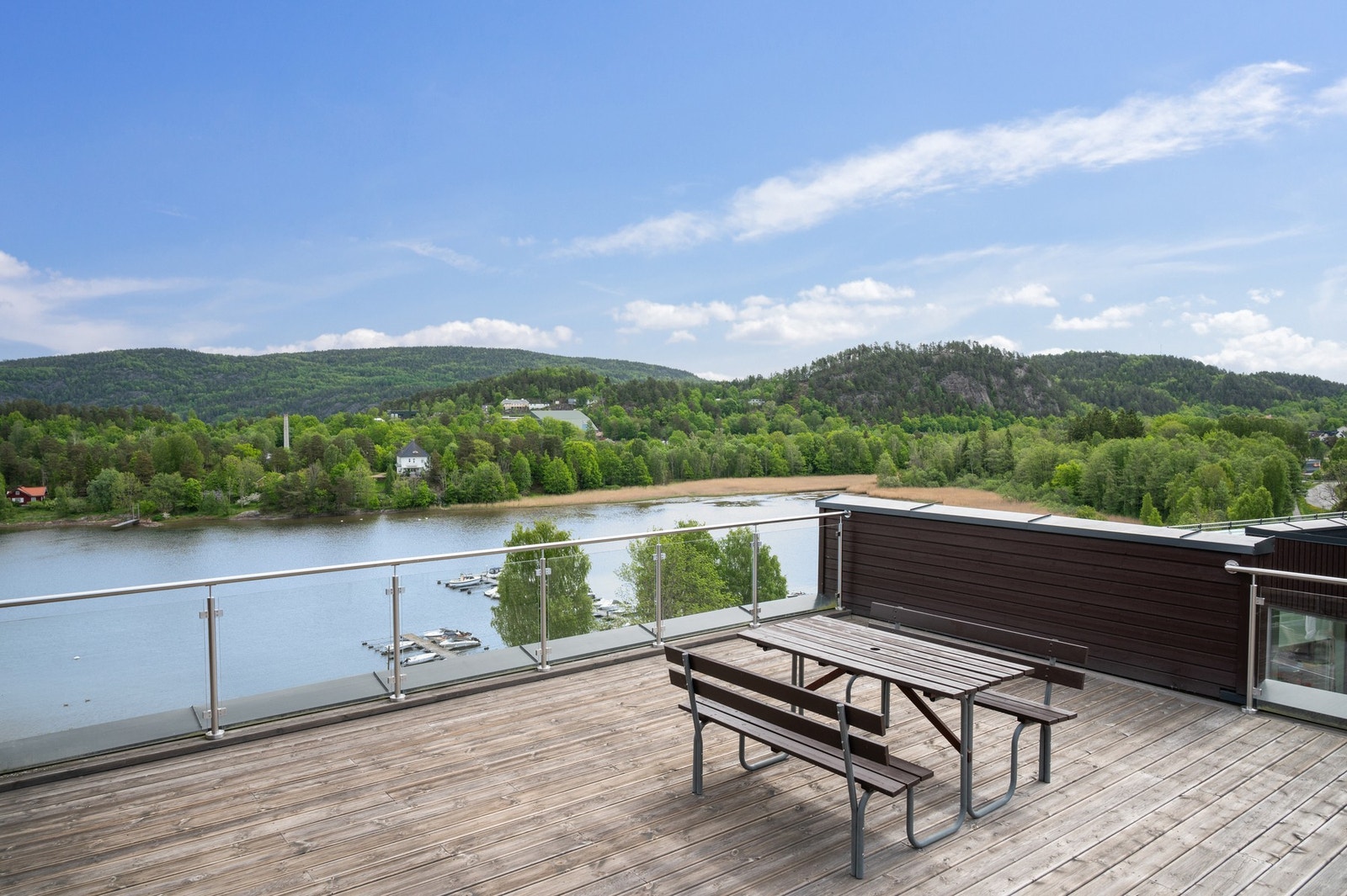 Felles takterrasse med sittegruppe Galleribilde