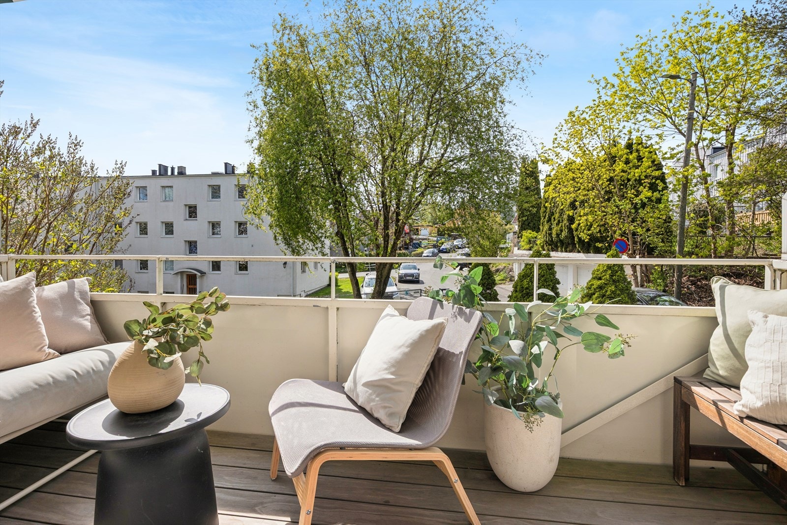 Her er det plass til diverse utemøblement. Galleribilde