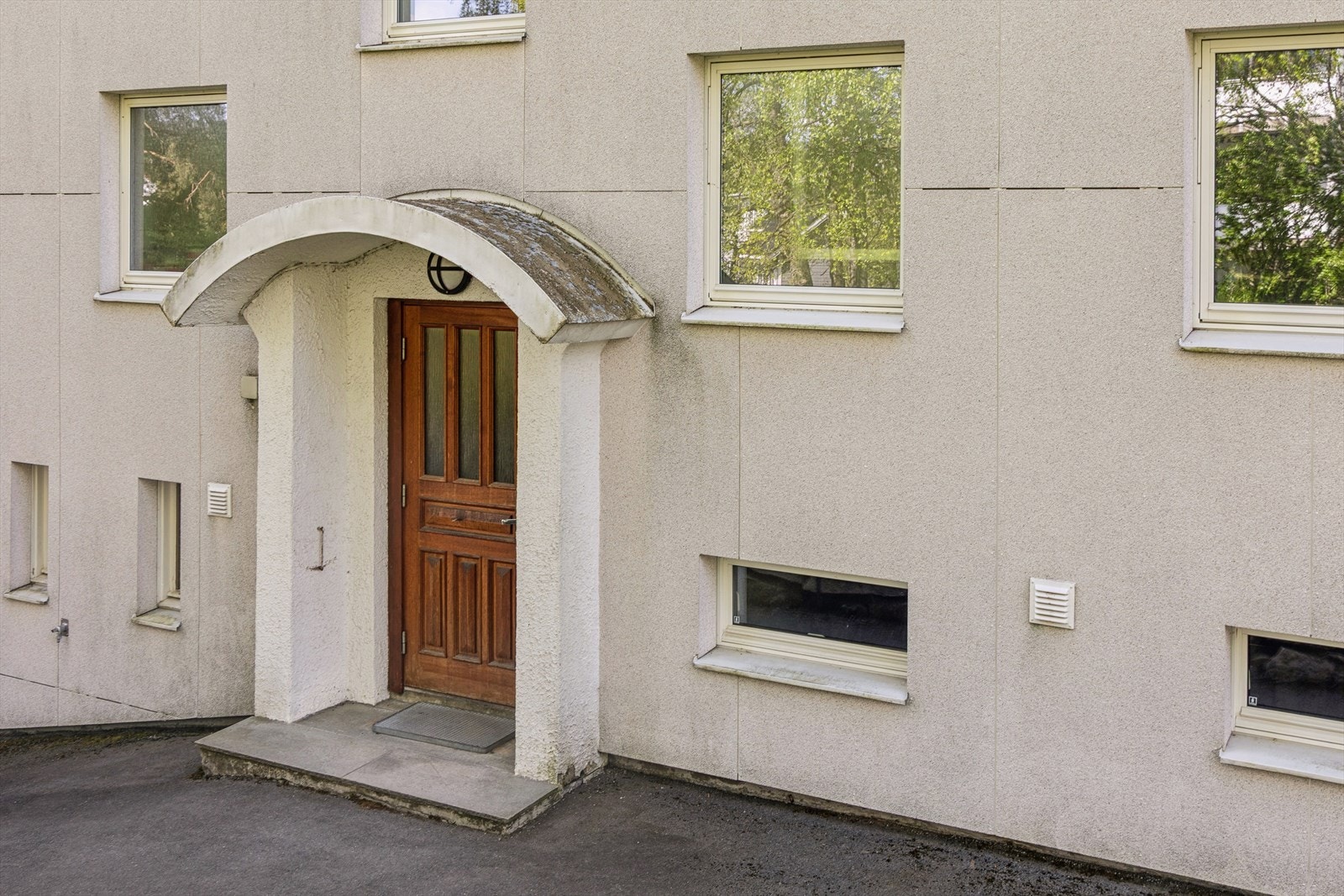 Inngangsparti. Galleribilde