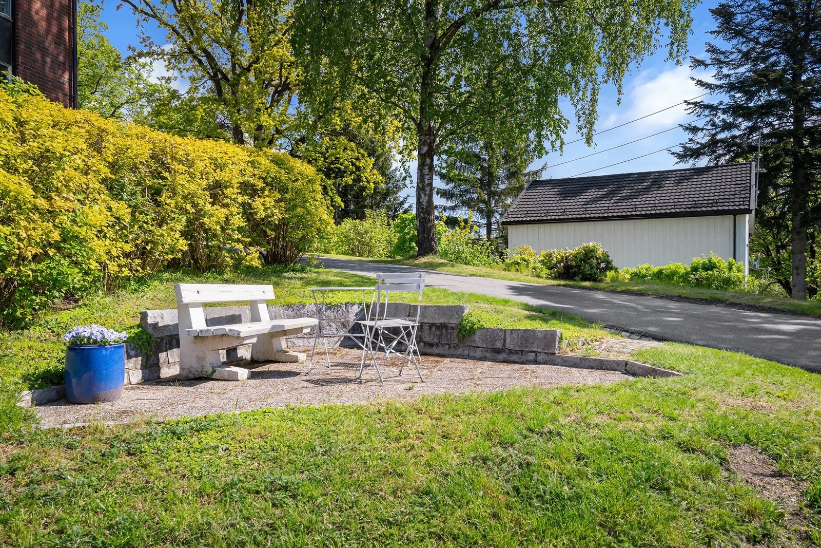 Furulundtoppen er et etablert og etterspurt boligområde på Ullern, kjent for sine grønne omgivelser og rolige internveier. Galleribilde