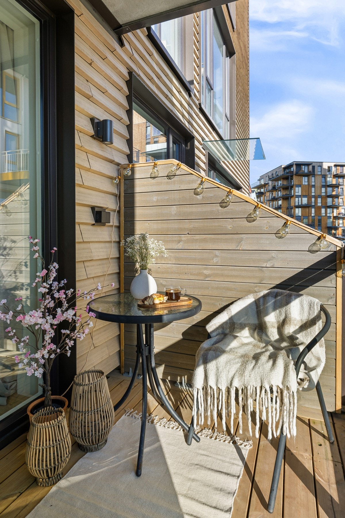 Ikke det dummeste stedet å nyte morgenkaffen? Galleribilde