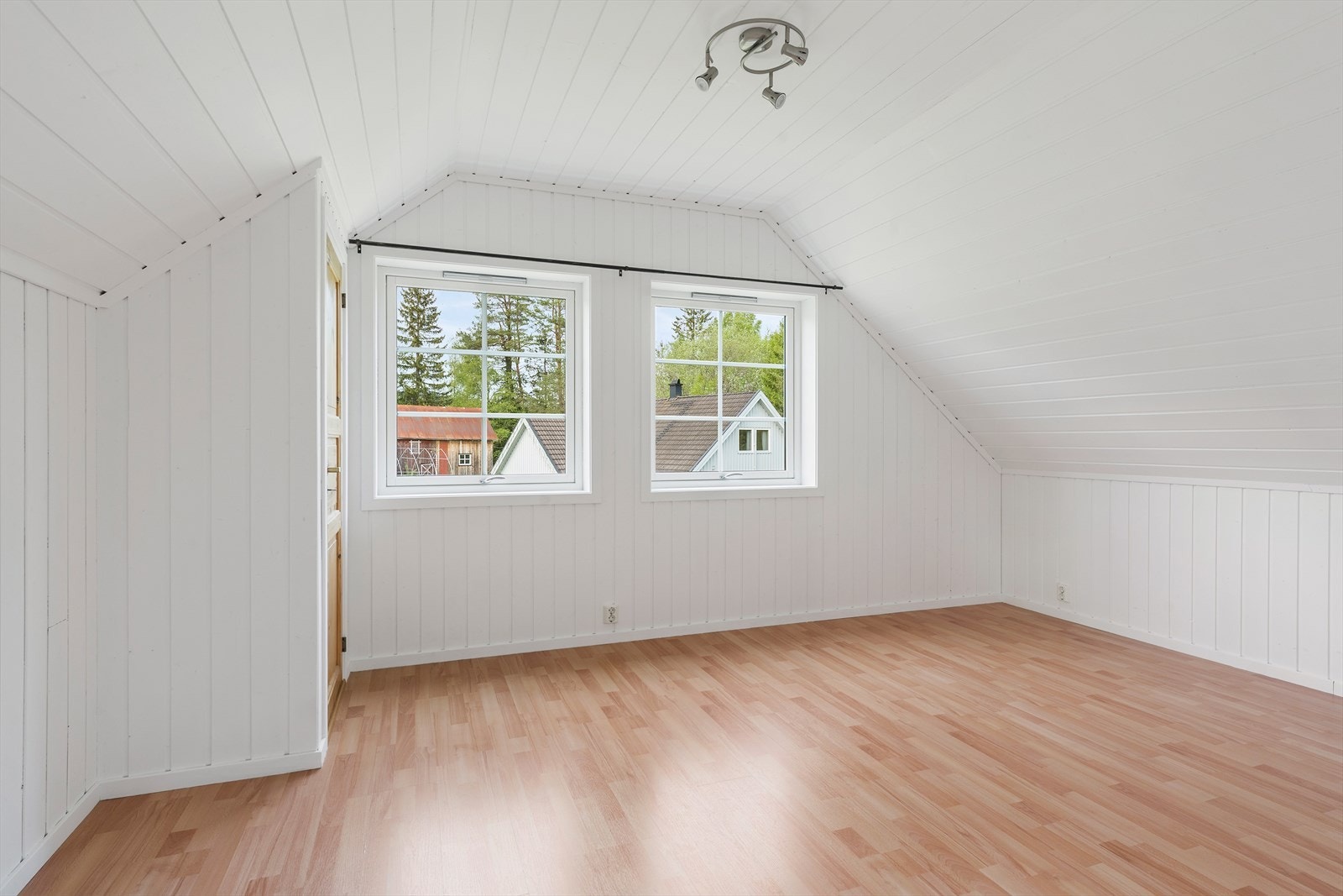 Hovedsoverommet har god størrelse og egen bod for lagring Galleribilde