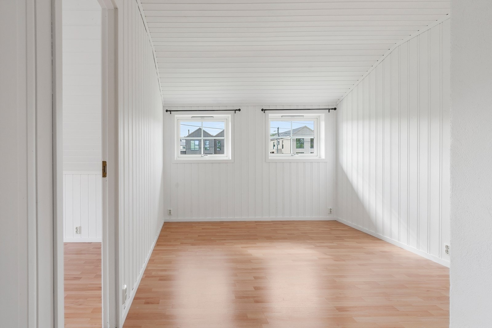 Loftstuen har rikelig med naturlig lysinnslipp Galleribilde
