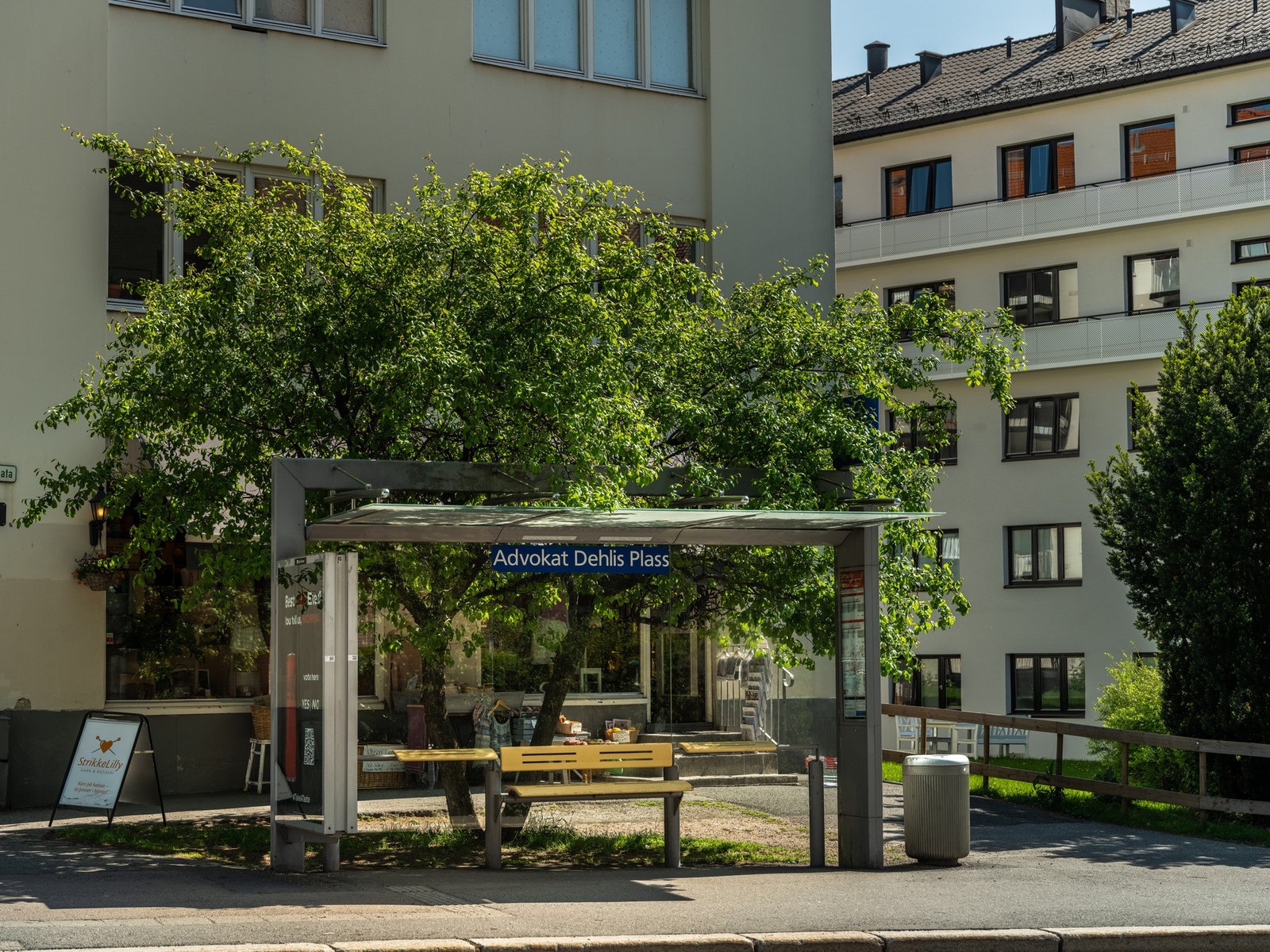 Det er også et bredt utvalg av kollektive holdeplasser, med busslinjer som går både dag og natt. Galleribilde