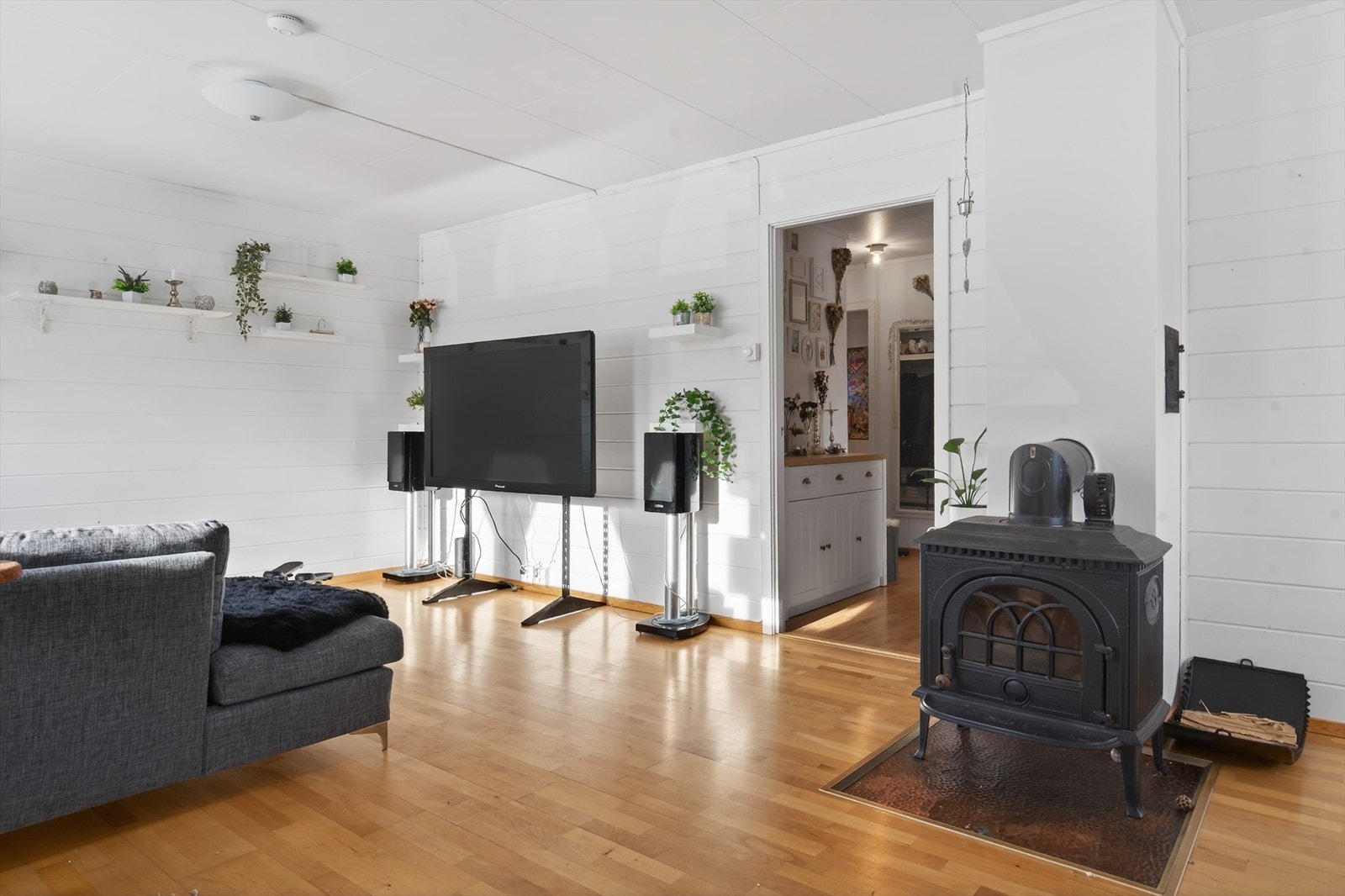 Stue, sett mot gang/entré Galleribilde