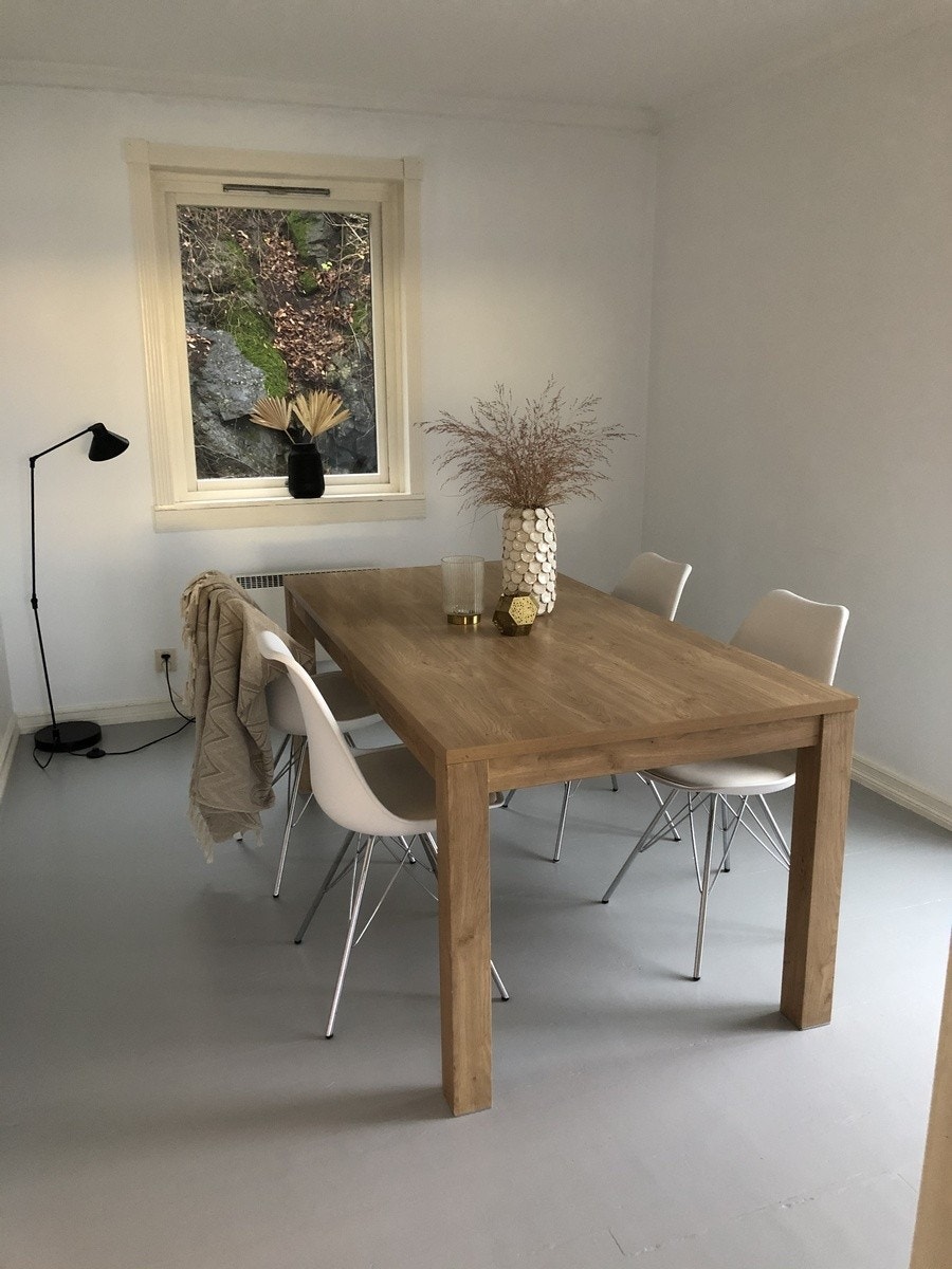 Stue, møbler avviker nå Galleribilde