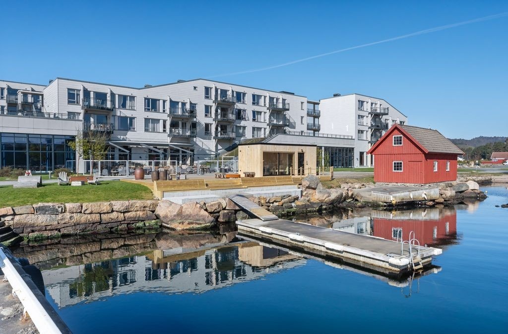 Fasade og uteområdet Galleribilde