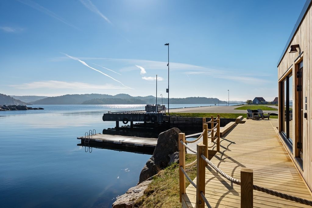 Her kan late sommerdager nytes i flotte omgivelser både til lands og sjøs Galleribilde