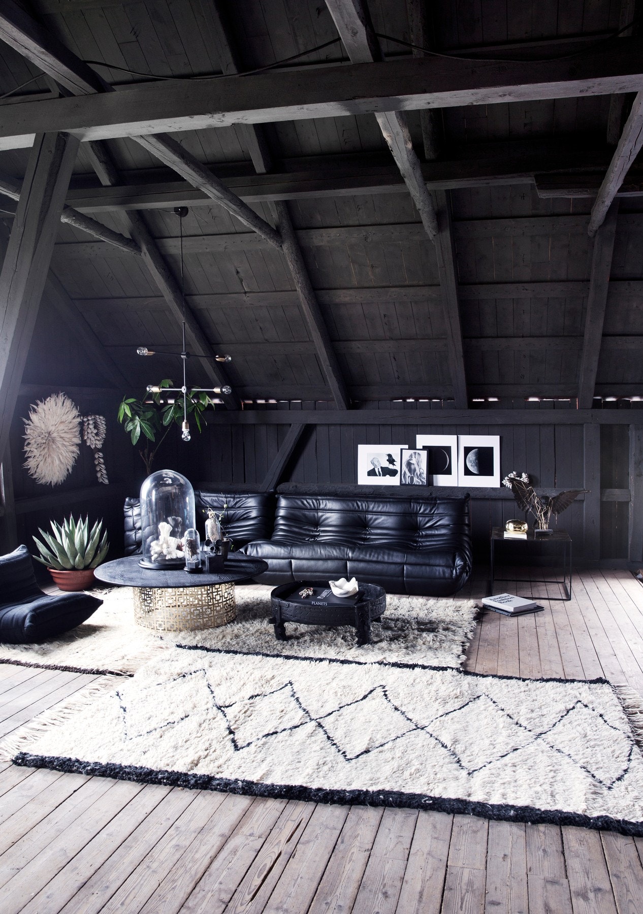 "Stuen" har godt med naturlig lysinnslipp og god plass til sofagruppe. Galleribilde
