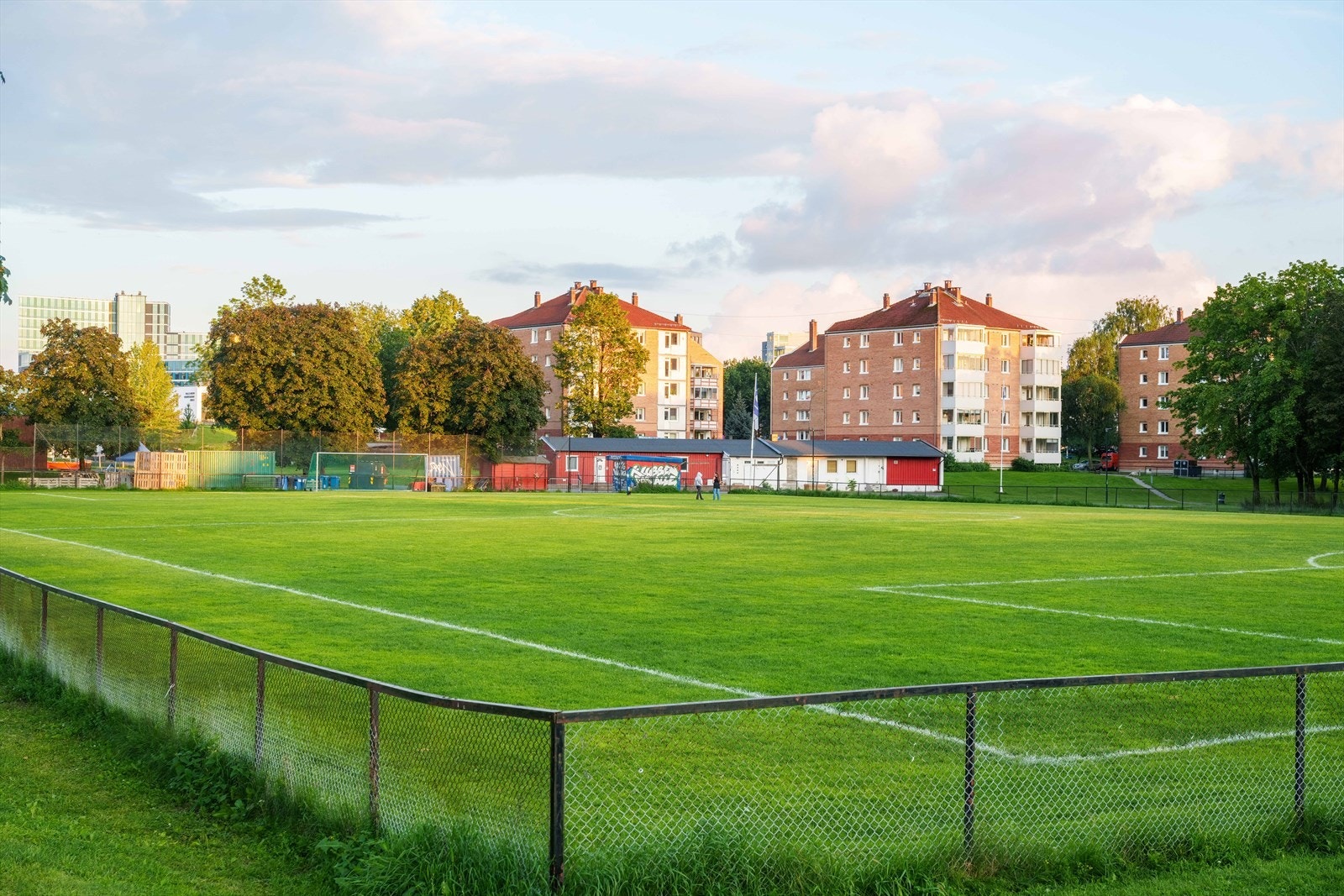 Valle Hovin tilbyr et bredt spekter av fotballbaner, med både naturgress og kunstgress. Galleribilde