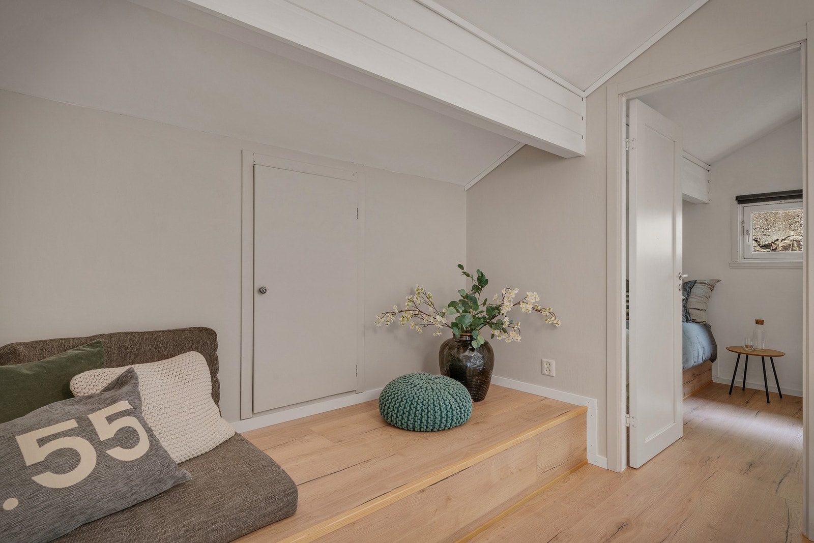 Her er det også masse lagringsplass i kneveggen. Galleribilde