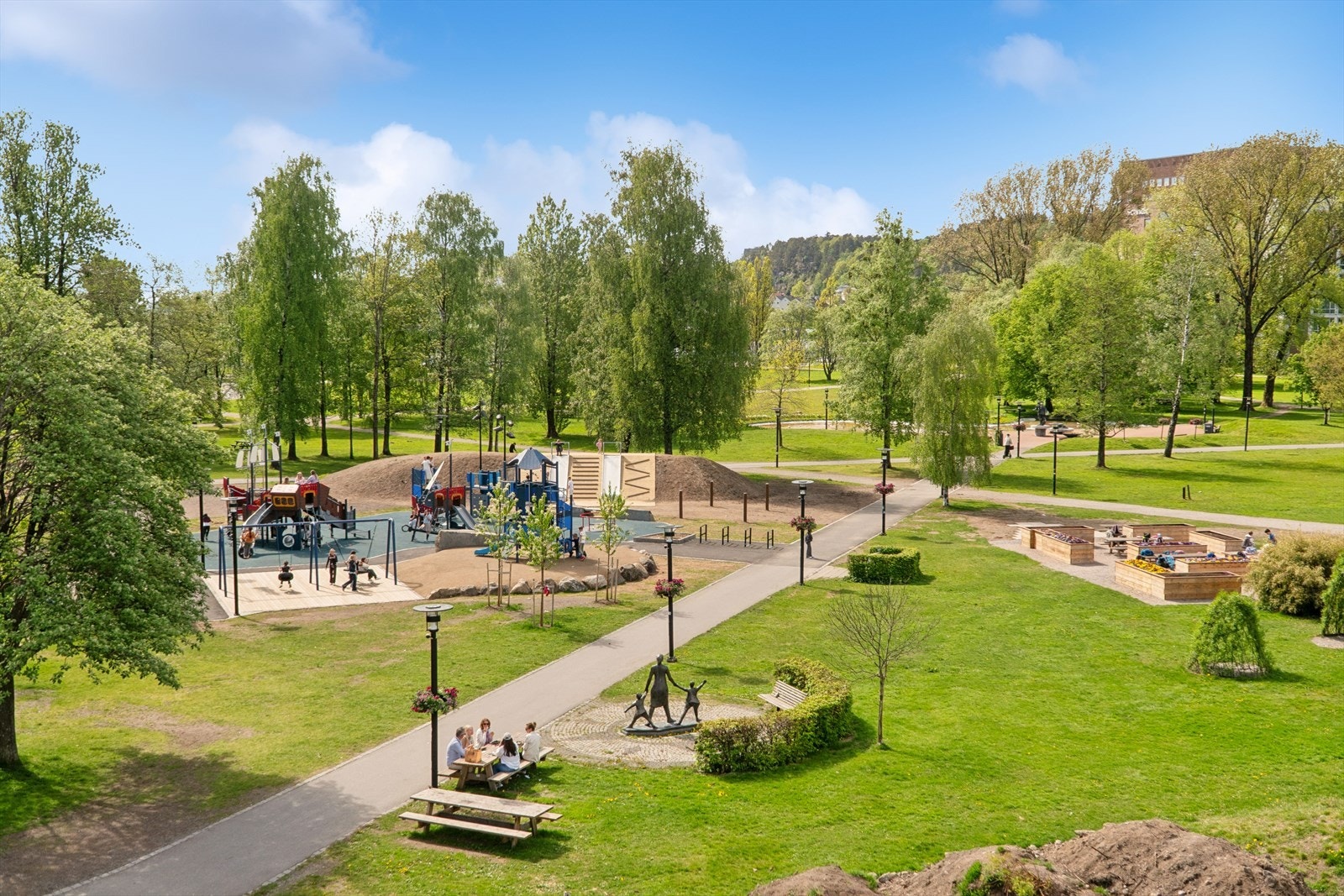 Orkesterplass til de m
ange fine arrangementer i parken gjennom året. Galleribilde