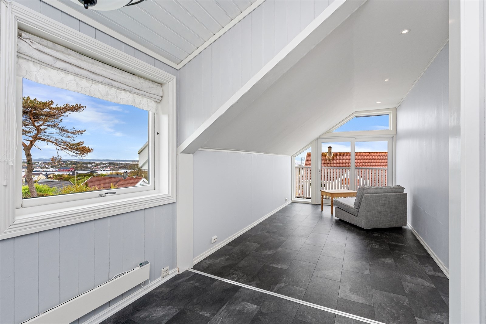 Fra vinduet på nederste plan på kjøkkenet har du også flott utsikt! Galleribilde