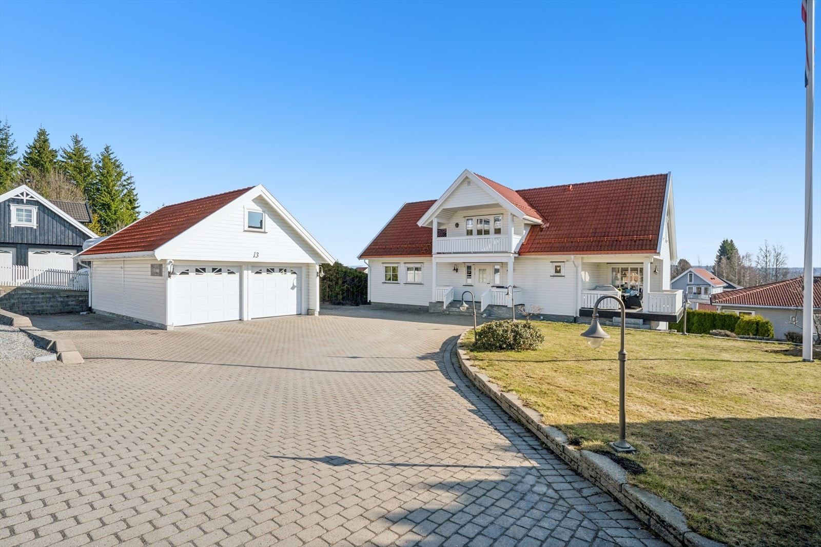 Pent opparbeidet gårdsplass Galleribilde