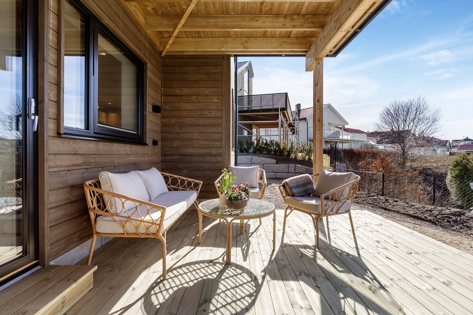 God plass til sittegruppe med overbygd tak Galleribilde