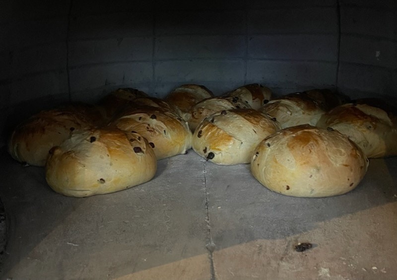 Baksteovnen rommer mange brød Galleribilde