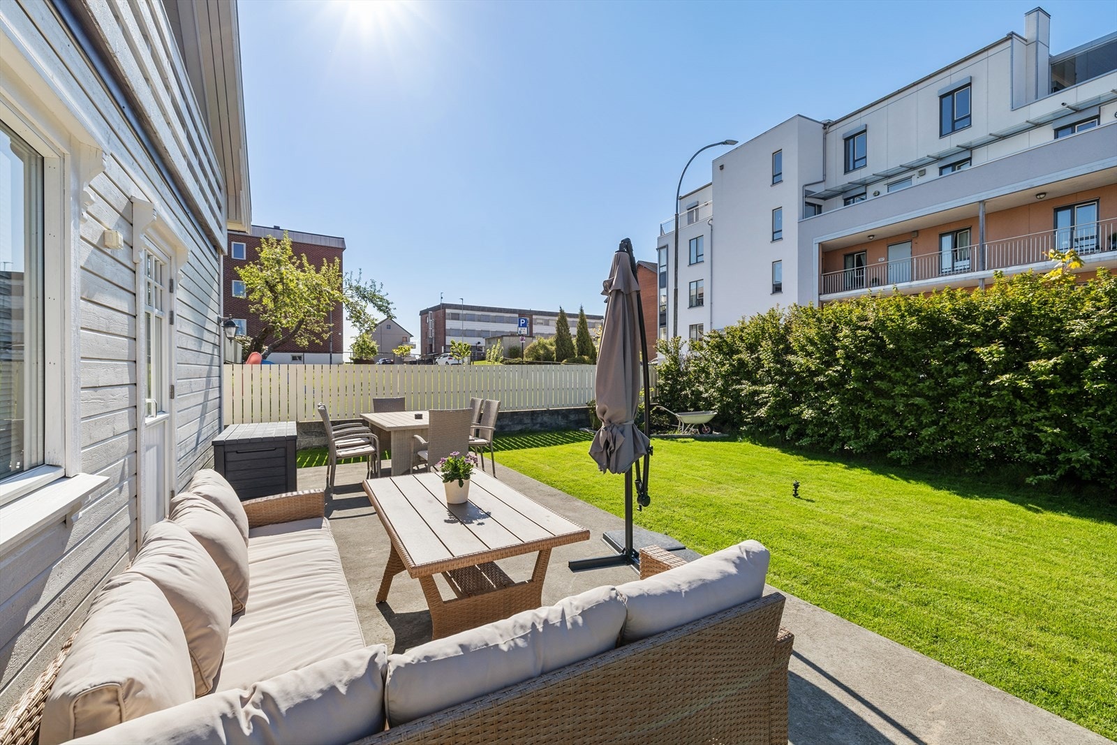 Sydvendt terrasse på hele 30m². Galleribilde