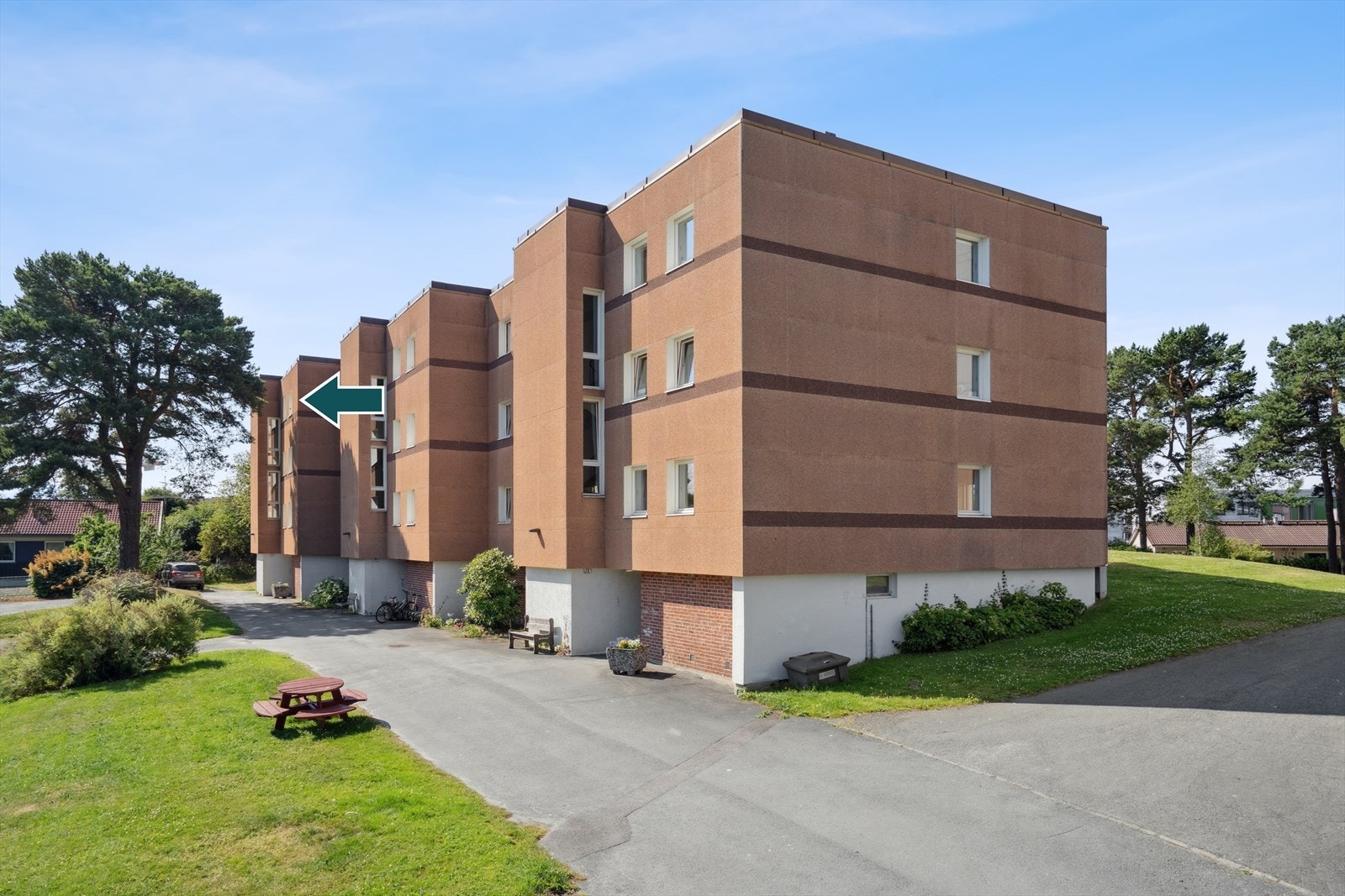 Skjermet toppleilighet med solrik, innglasset veranda! Galleribilde