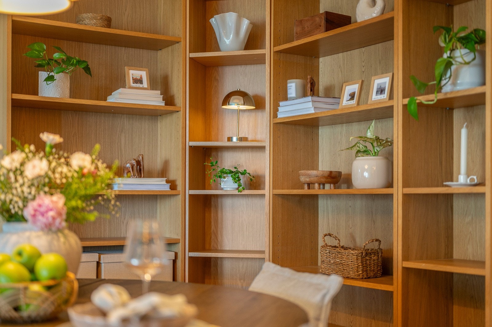 God plass til reoler og hyller. Galleribilde