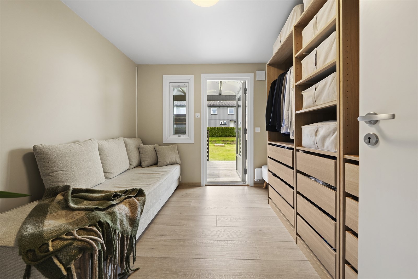 Soverom 2 - brukt som walk in closet Galleribilde