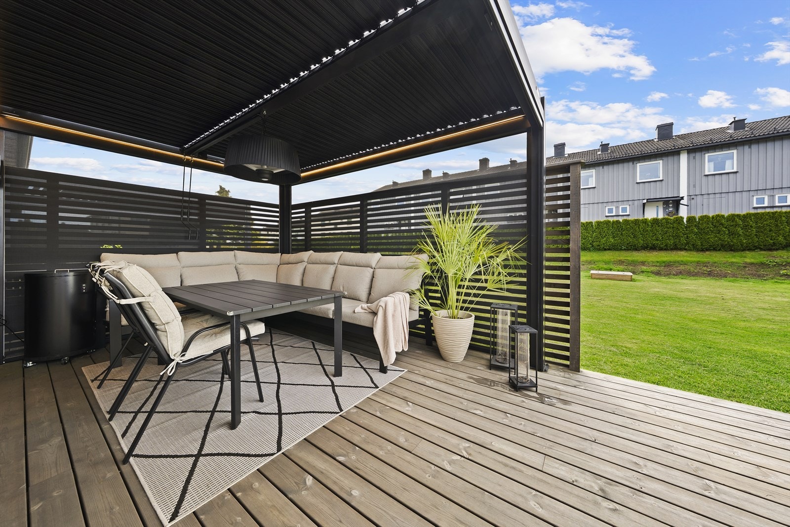 Pergola med mulighet for å åpne taket - varmelampe Galleribilde