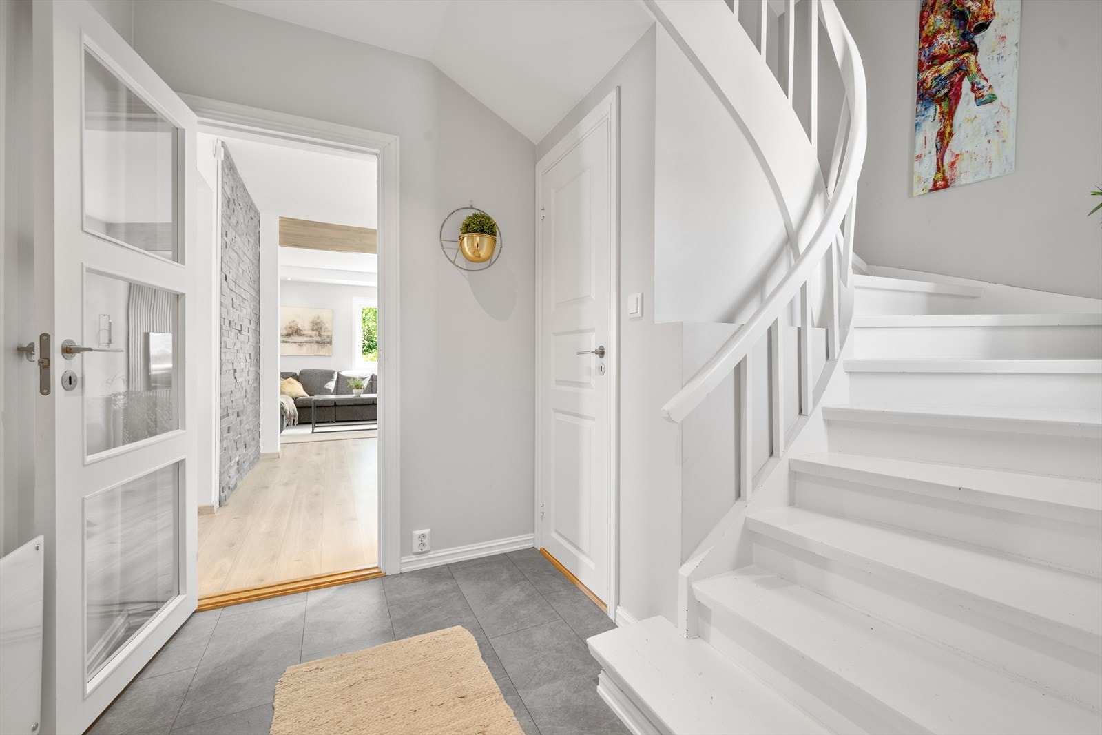 Trappen tar deg videre opp til boligens 2.etasje. Galleribilde