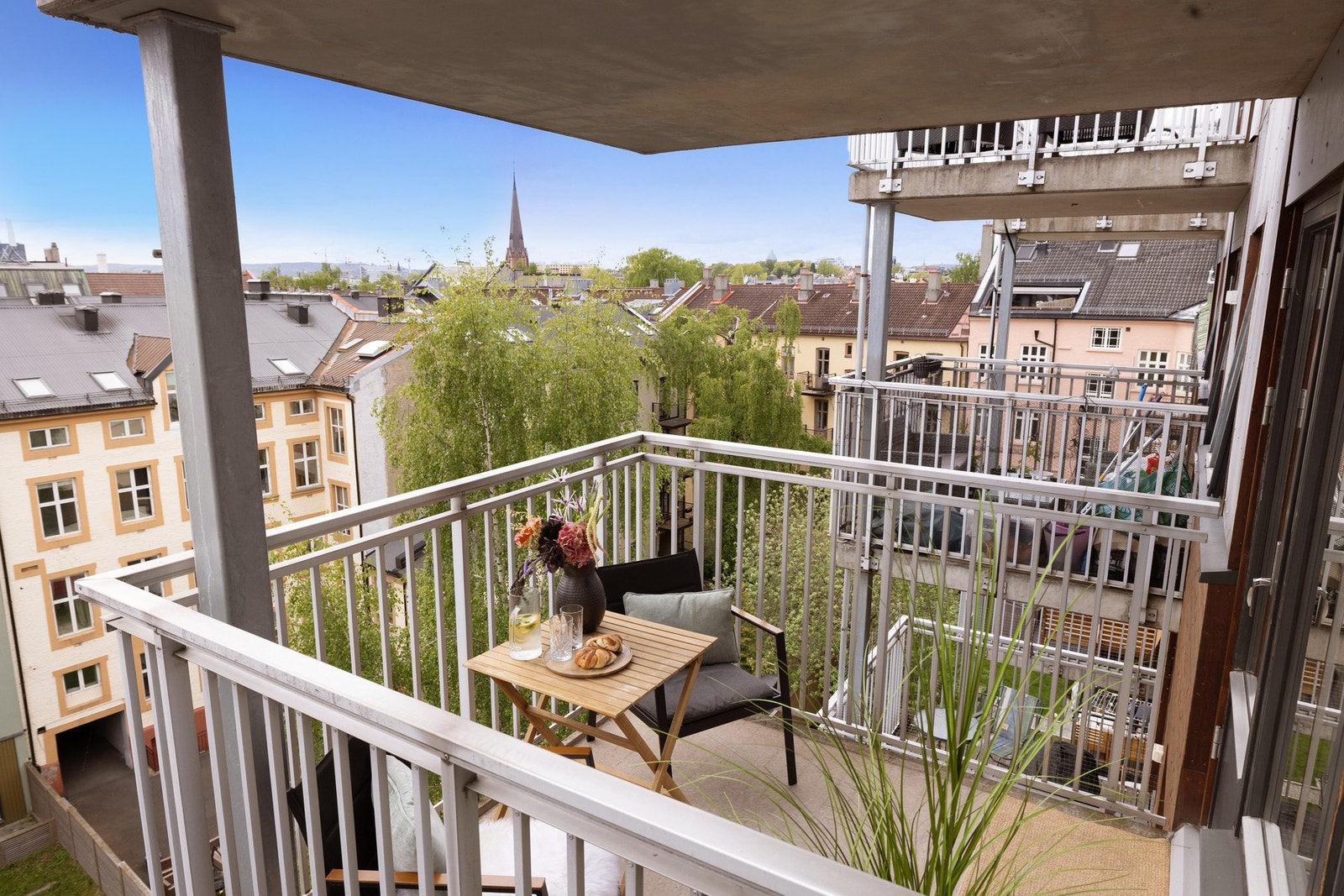 Her ligger alt til rette for å nyte varme og lange sommerdager! Galleribilde