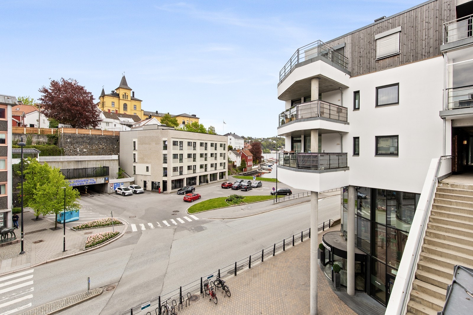 Kun få steg fra leiligheten kan alt hva Arendal sentrum har å tilby nytes Galleribilde