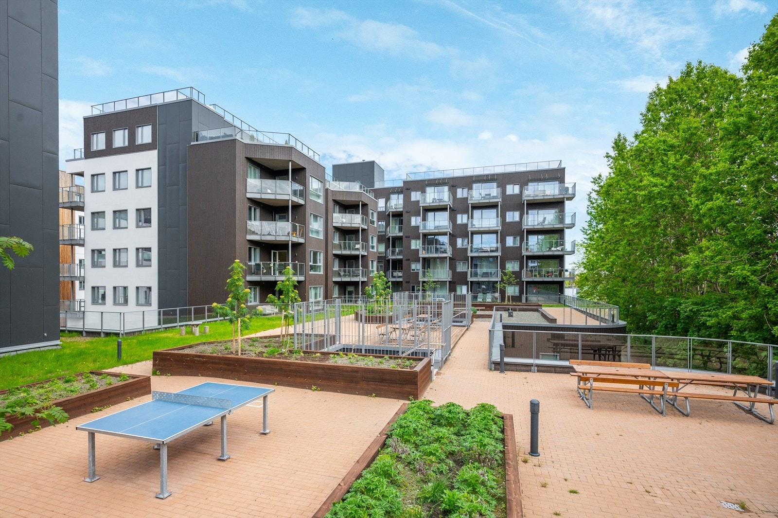 Sameiet har flotte opparbeidede fellesarealer som fritt kan benyttes av seksjonseierne. Galleribilde