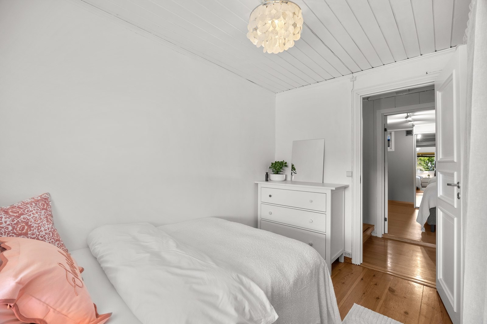 Rommet kan benyttes som barnerom, gjesterom eller hjemmekontor. Galleribilde