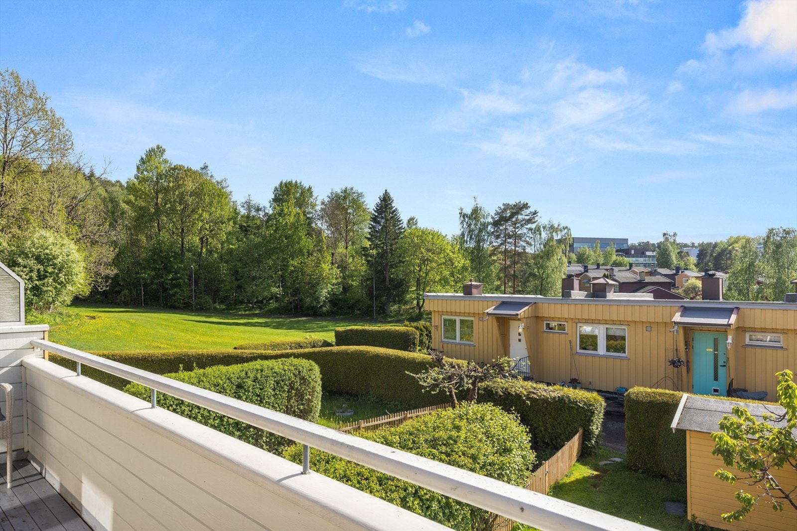Hyggelig utsyn fra veranda. Galleribilde
