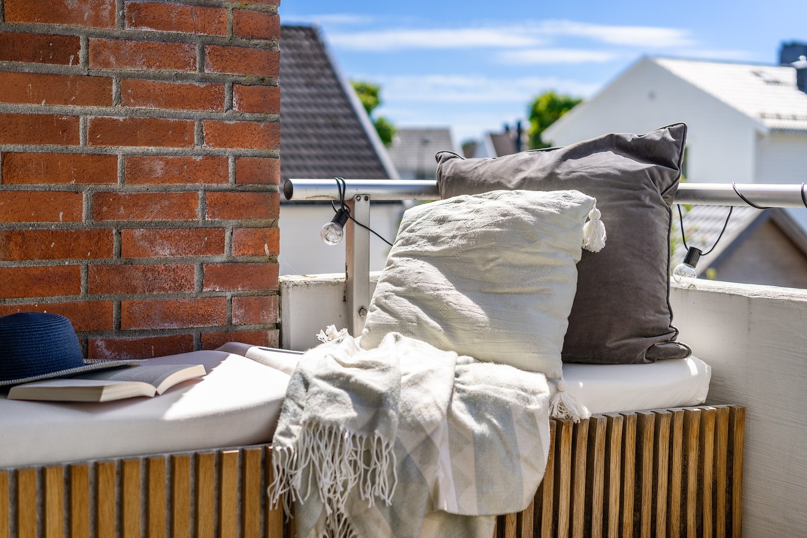 - Ser du for deg sommeren her? | Solen har du fra tidlig formiddag til sent på kveld, ca klokken 21:00 på sommerstid - Galleribilde