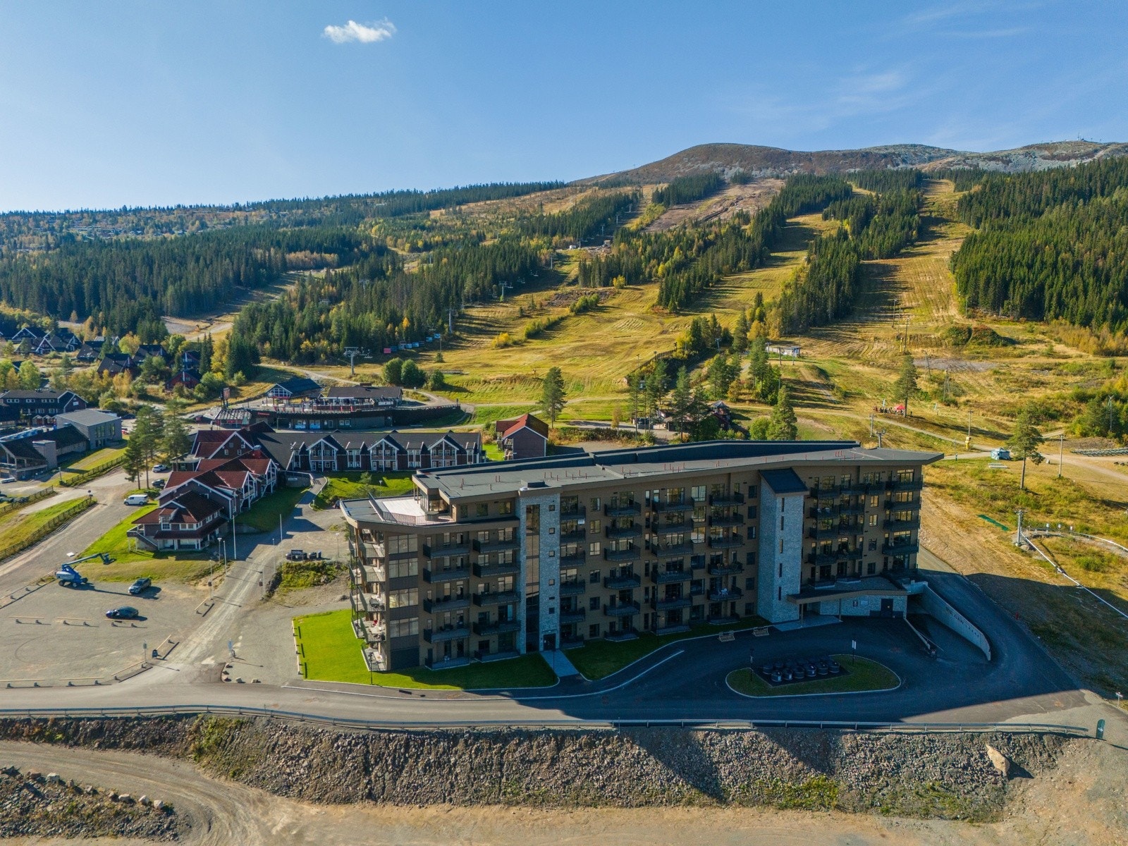 Velkommen til denne flotte leiligheten i Trysil Alpine Lodge med ski inn/ut og den nye gondolen like ved. Enkelt for både ski og sykkelentusiaster Galleribilde