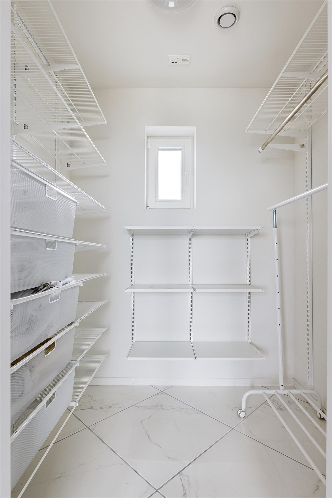 walk-in closet/bod Galleribilde