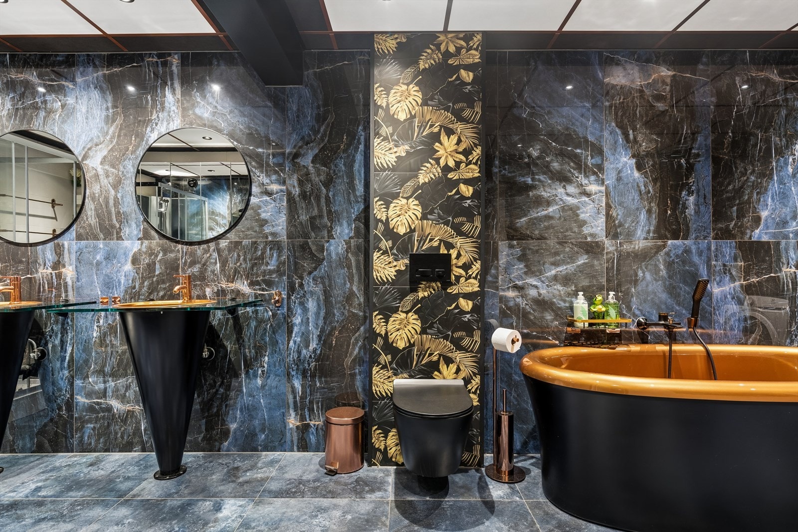 Stilfulle fliser på badet. Galleribilde