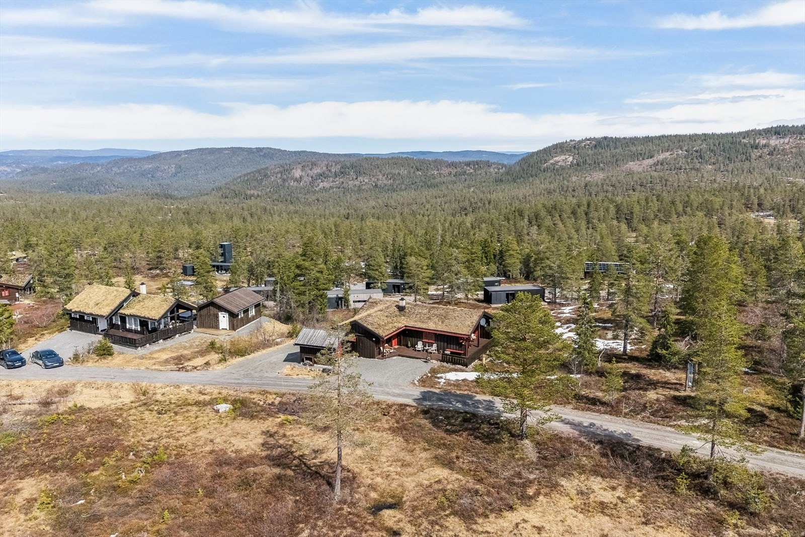 Eiendommen ligger i et etablert hytteområde på Blefjell. Galleribilde