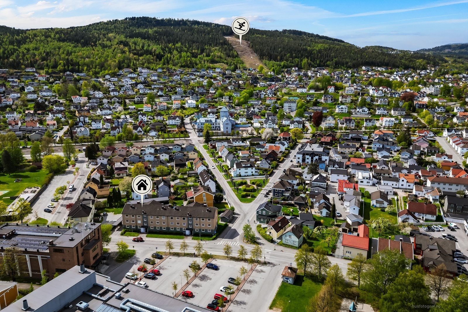 Nærhet til flotte turområder, blant annet ved Strømsåsen. Galleribilde