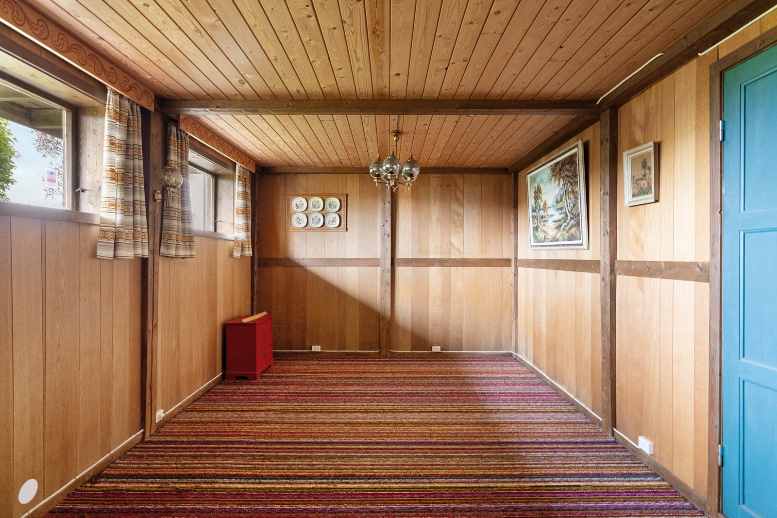 Rom brukt som kjellerstue (ikke byggemeldt og godkjent til varig opphold) Galleribilde