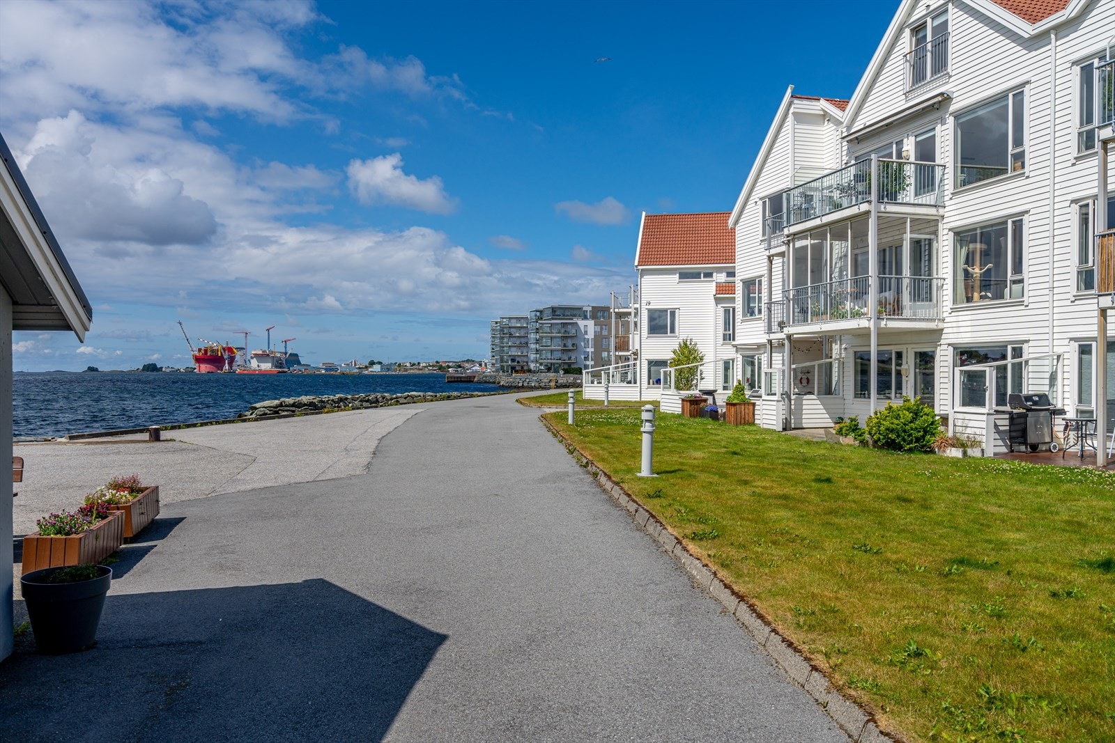 Sameiet Hansastø har flotte fellesarealer og umiddelbar nærhet til sjøen. Galleribilde